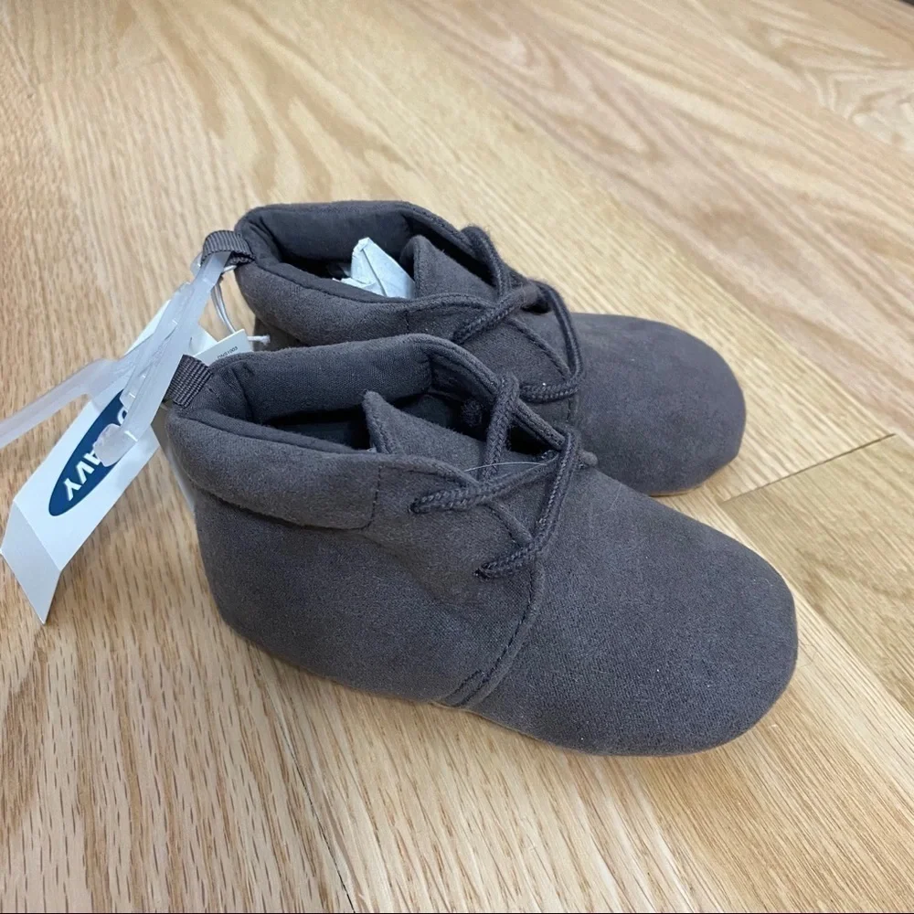 Old Navy Baby Brown Gray Chukka Boots NWT 6-12 mos